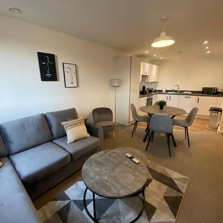 2 Bedroom, 2 Bathroom Modern Apartment Close To Ocean Village, Free Parking, Single Or Double Beds Саутгемптон Экстерьер фото