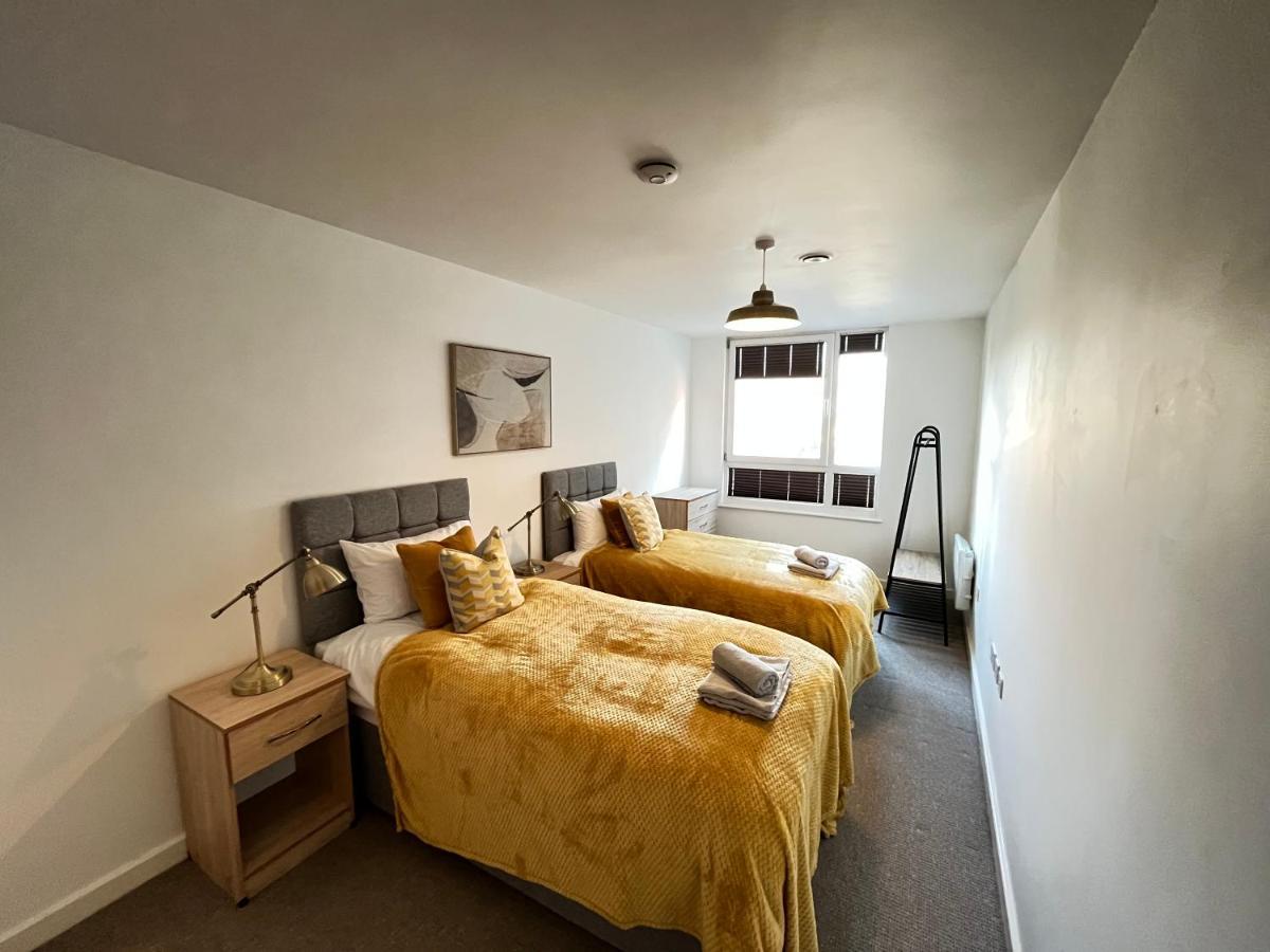 2 Bedroom, 2 Bathroom Modern Apartment Close To Ocean Village, Free Parking, Single Or Double Beds Саутгемптон Экстерьер фото