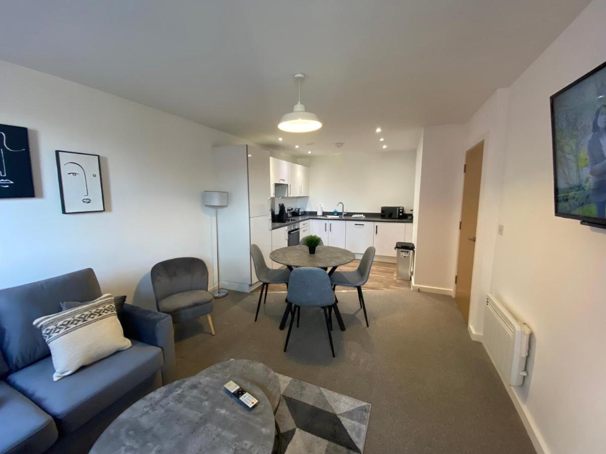 2 Bedroom, 2 Bathroom Modern Apartment Close To Ocean Village, Free Parking, Single Or Double Beds Саутгемптон Экстерьер фото